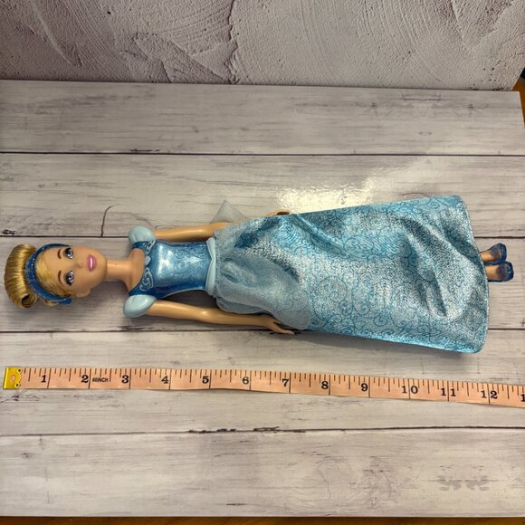 Mattel Disney Princess Cinderella Doll 2022 (SKU: 324TO) - Picture 13 of 13